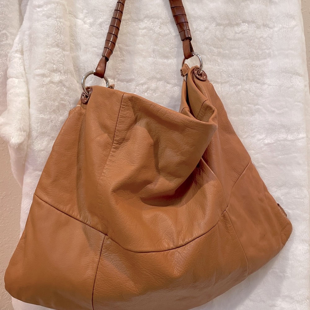 ❤️Beautifully made. Soft Italian leather. Luggage color
